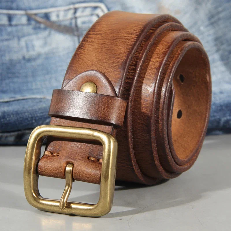 Correa de Cuero Genuino con Hebilla Cobre — El Detalle que Define el Outfit